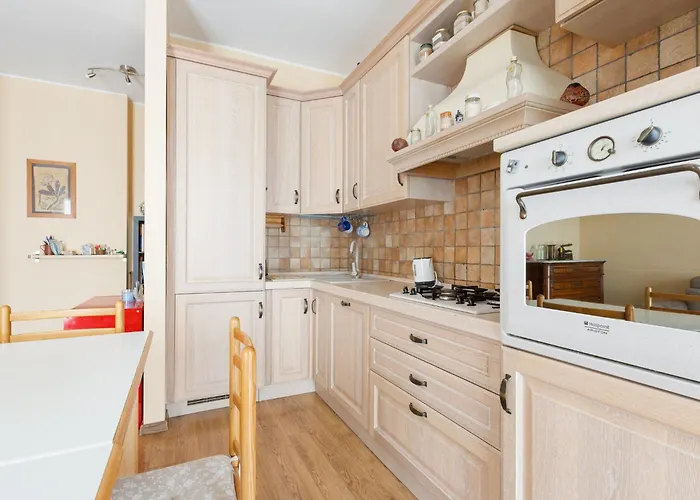 Guesthost - Bande Nere M1 Comfy With Balcony Apartment