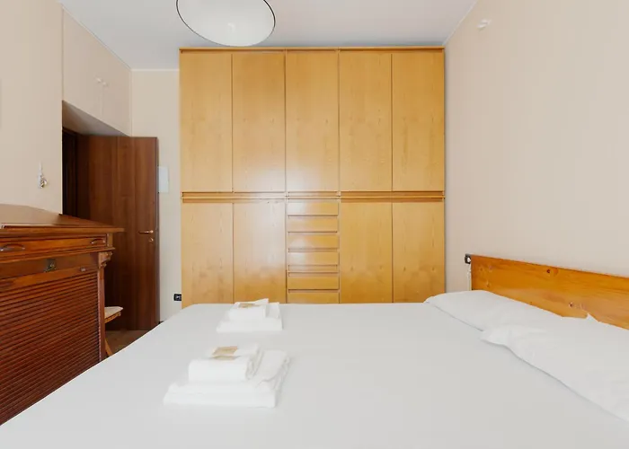 Guesthost - Bande Nere M1 Comfy With Balcony * Mailand
