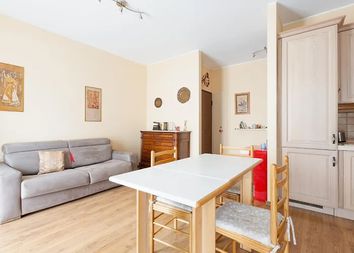 Guesthost - Bande Nere M1 Comfy With Balcony Apartment