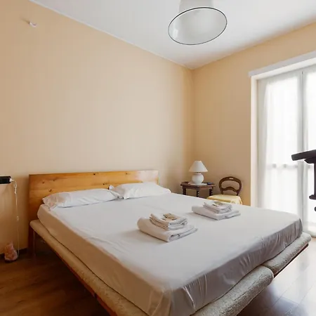 Guesthost - Bande Nere M1 Comfy With Balcony * 米兰