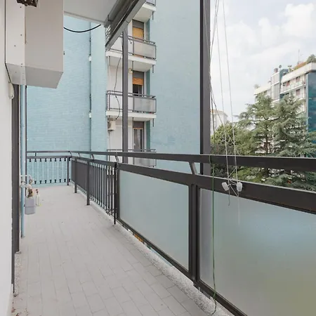 Guesthost - Bande Nere M1 Comfy With Balcony